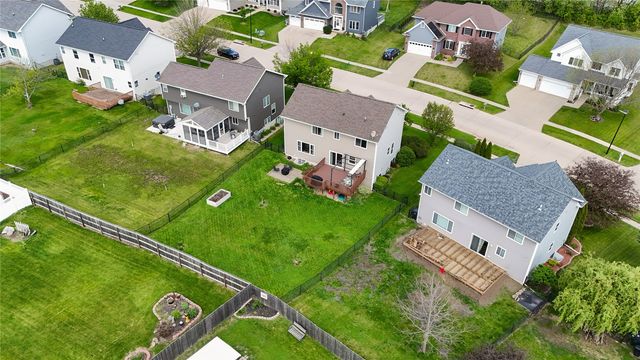 934 Rolling Creek Drive NE, Cedar Rapids, IA 52402