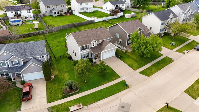 934 Rolling Creek Drive NE, Cedar Rapids, IA 52402