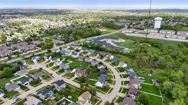 934 Rolling Creek Drive NE, Cedar Rapids, IA 52402