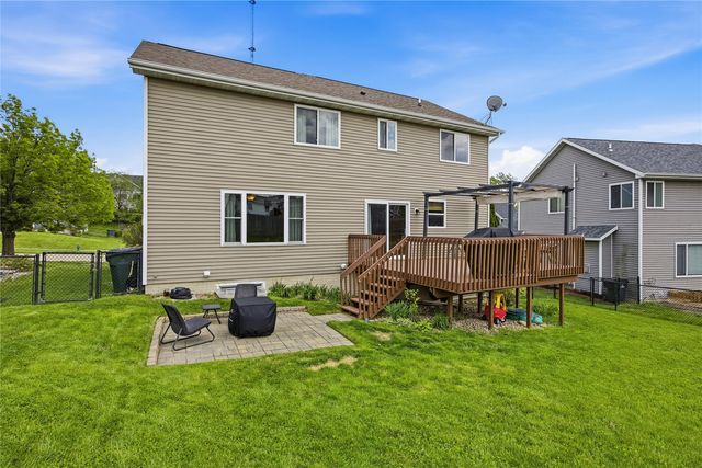 934 Rolling Creek Drive NE, Cedar Rapids, IA 52402