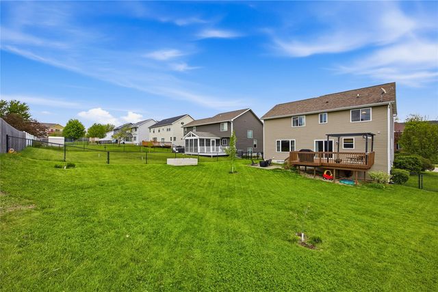 934 Rolling Creek Drive NE, Cedar Rapids, IA 52402