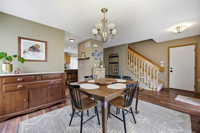934 Rolling Creek Drive NE, Cedar Rapids, IA 52402