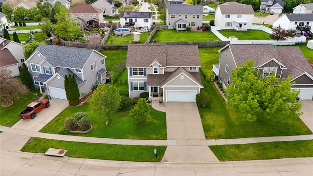 934 Rolling Creek Drive NE, Cedar Rapids, IA 52402