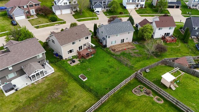 934 Rolling Creek Drive NE, Cedar Rapids, IA 52402