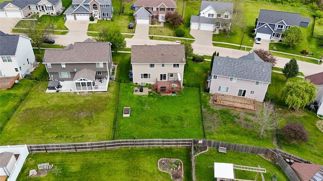 934 Rolling Creek Drive NE, Cedar Rapids, IA 52402