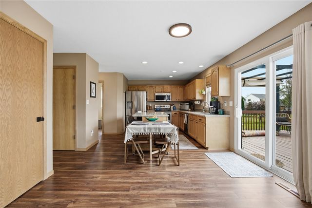 934 Rolling Creek Drive NE, Cedar Rapids, IA 52402