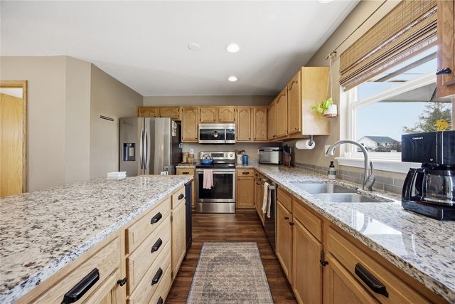 934 Rolling Creek Drive NE, Cedar Rapids, IA 52402