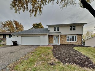 8525 Ivywood Avenue S, Cottage Grove, MN 55016