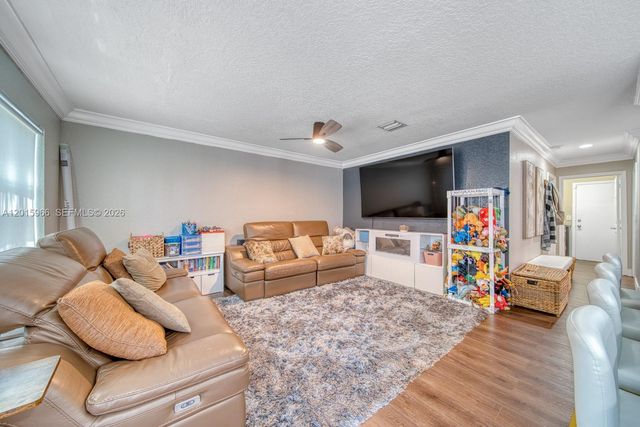 6554 Geneva St, Lake Worth, FL 33467