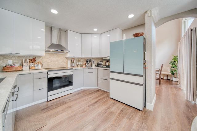 6554 Geneva St, Lake Worth, FL 33467