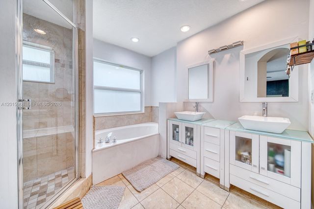 6554 Geneva St, Lake Worth, FL 33467