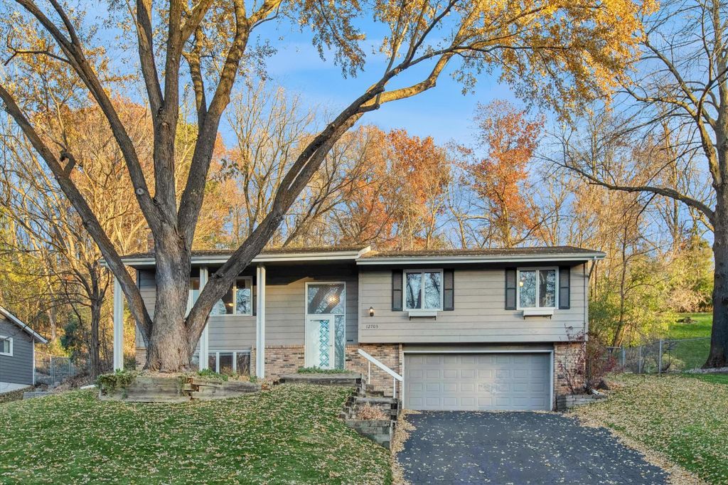 12703 Pheasant Run, Burnsville, MN 55337
