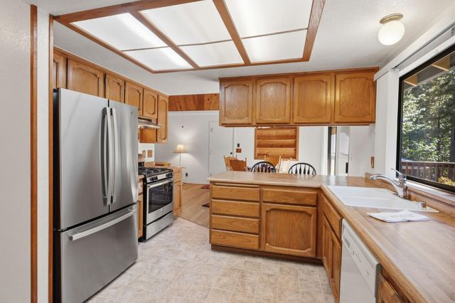 2015 E Mokelumne Dr, Arnold, CA 95223