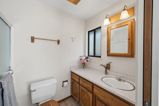 2015 E Mokelumne Dr, Arnold, CA 95223