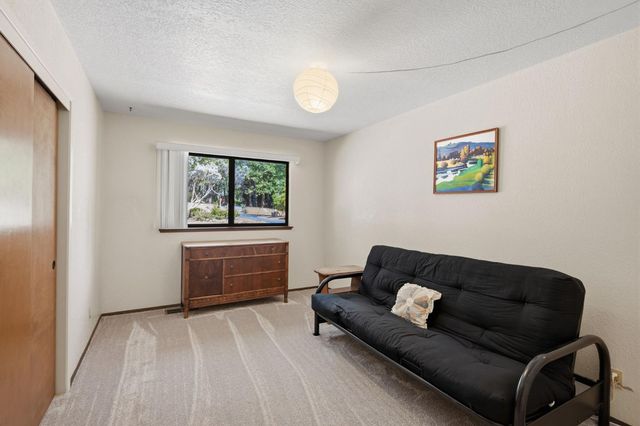 2015 E Mokelumne Dr, Arnold, CA 95223