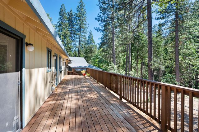 2015 E Mokelumne Dr, Arnold, CA 95223