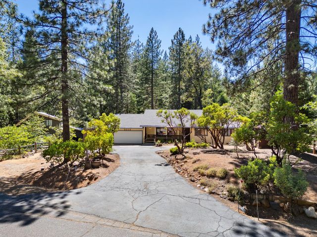 2015 E Mokelumne Dr, Arnold, CA 95223