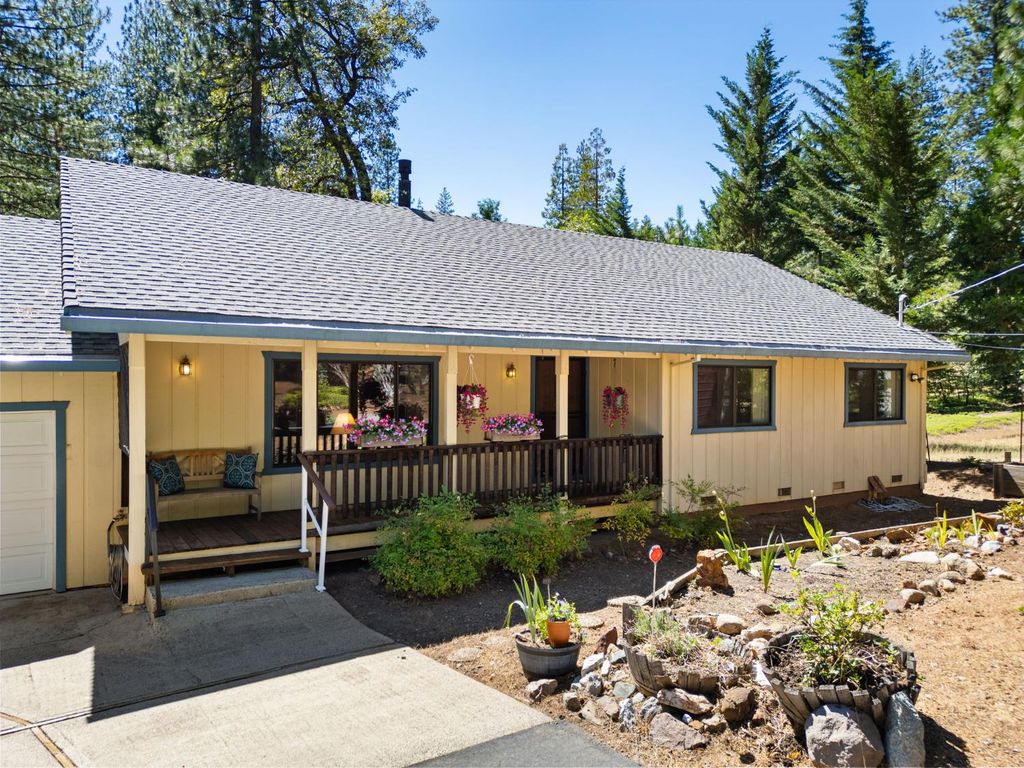 2015 E Mokelumne Dr, Arnold, CA 95223