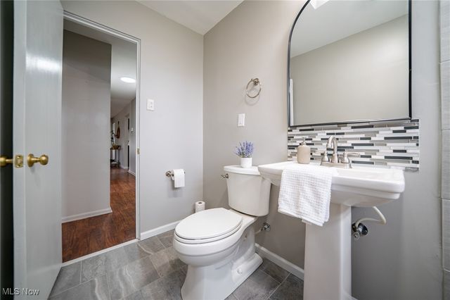 3018 Center Drive, Parma, OH 44134