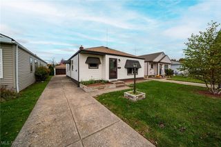 3018 Center Drive, Parma, OH 44134