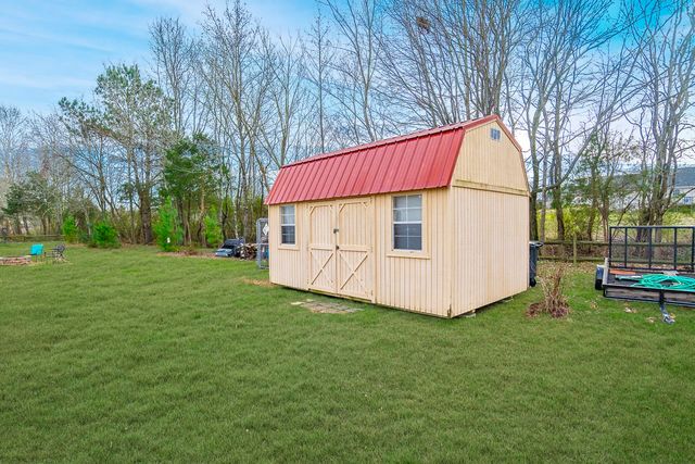 14 Long Meadow Dr, Fayetteville, TN 37334