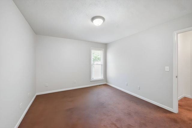 14 Long Meadow Dr, Fayetteville, TN 37334