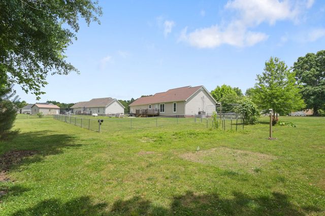 14 Long Meadow Dr, Fayetteville, TN 37334