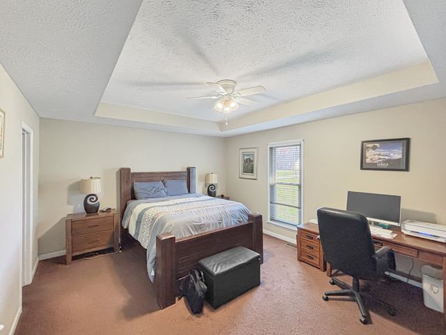 14 Long Meadow Dr, Fayetteville, TN 37334