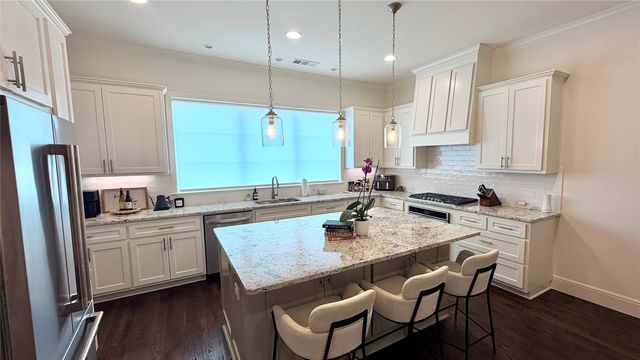 4233 Watercourse Drive, Fort Worth, TX 76109
