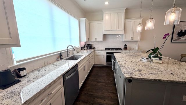 4233 Watercourse Drive, Fort Worth, TX 76109