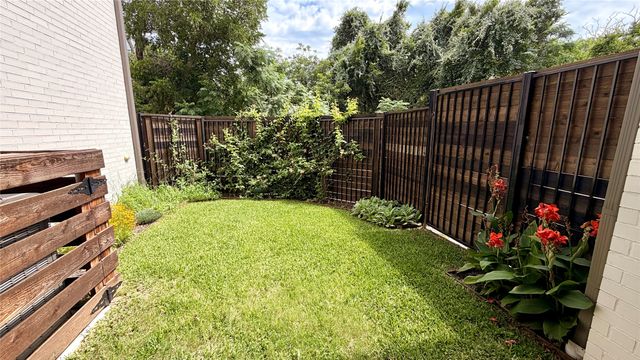 4233 Watercourse Drive, Fort Worth, TX 76109