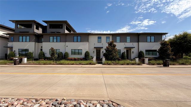 4233 Watercourse Drive, Fort Worth, TX 76109