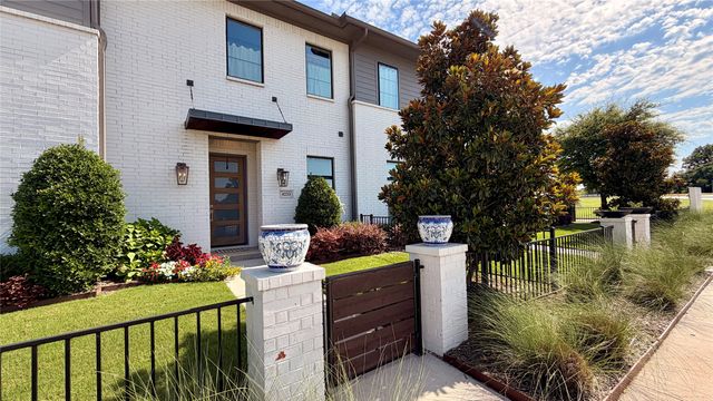4233 Watercourse Drive, Fort Worth, TX 76109