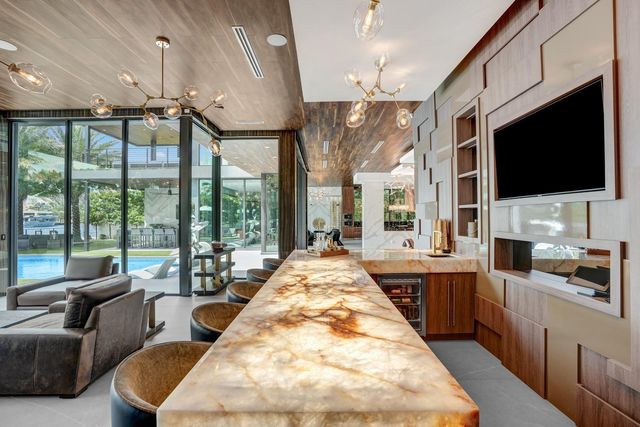 671 Middle River Drive, Fort Lauderdale, FL 33304