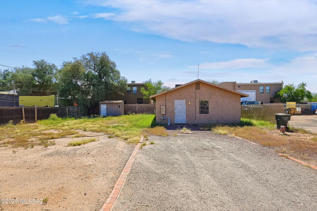114 E Delano Street, Tucson, AZ 85705
