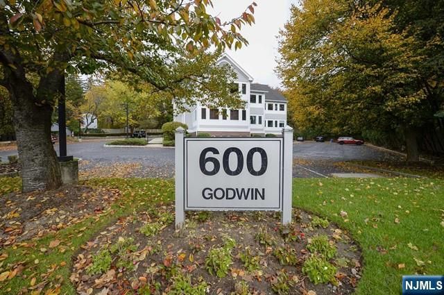 600 Godwin Avenue Ste 5, Midland Park, NJ 07432