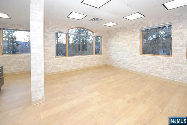 600 Godwin Avenue Ste 5, Midland Park, NJ 07432