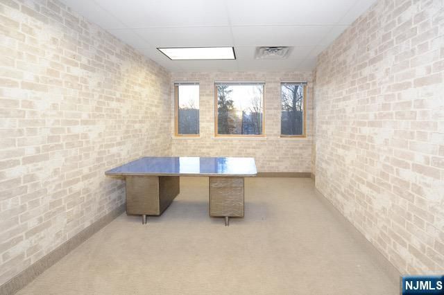 600 Godwin Avenue Ste 5, Midland Park, NJ 07432
