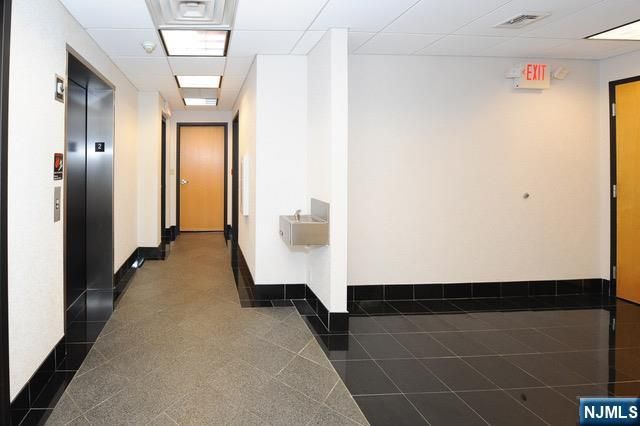 600 Godwin Avenue Ste 5, Midland Park, NJ 07432