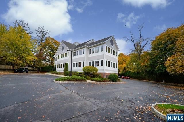 600 Godwin Avenue Ste 5, Midland Park, NJ 07432