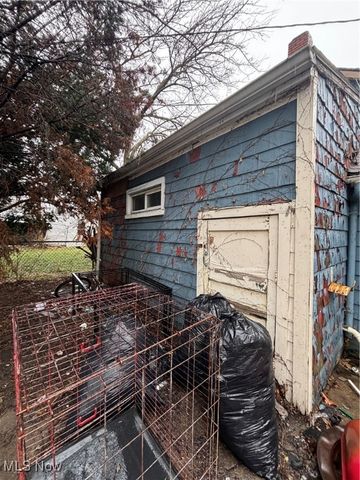 7207 Ivy Avenue, Cleveland, OH 44127