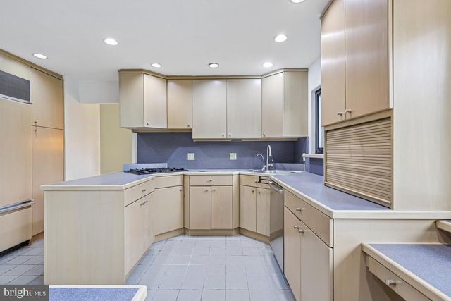 5 ELLIS COURT, Monmouth Junction, NJ 08852