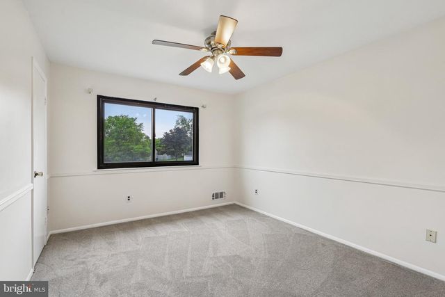 5 ELLIS COURT, Monmouth Junction, NJ 08852