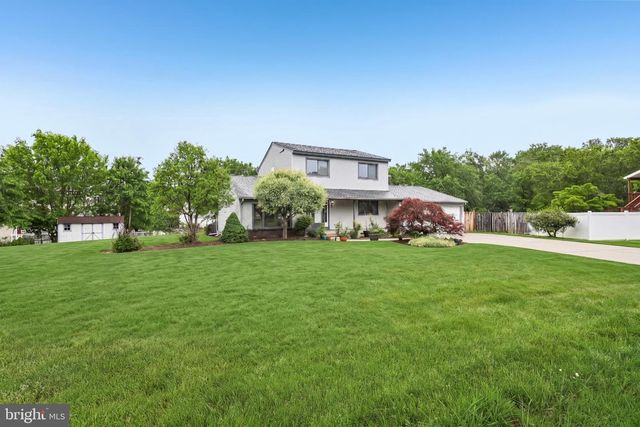 5 ELLIS COURT, Monmouth Junction, NJ 08852