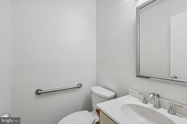 5 ELLIS COURT, Monmouth Junction, NJ 08852