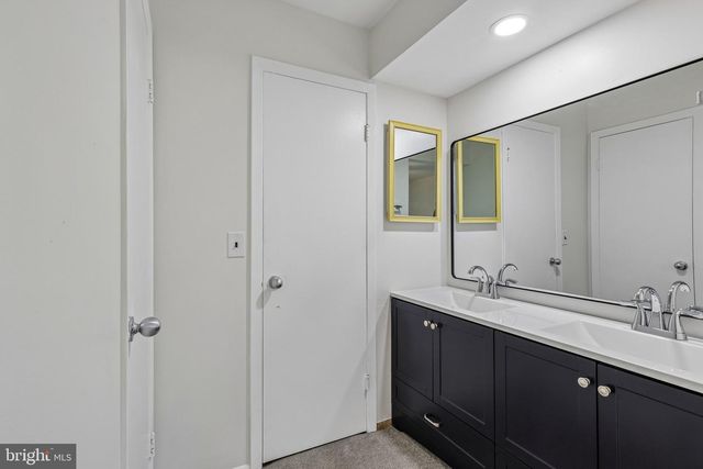 5 ELLIS COURT, Monmouth Junction, NJ 08852