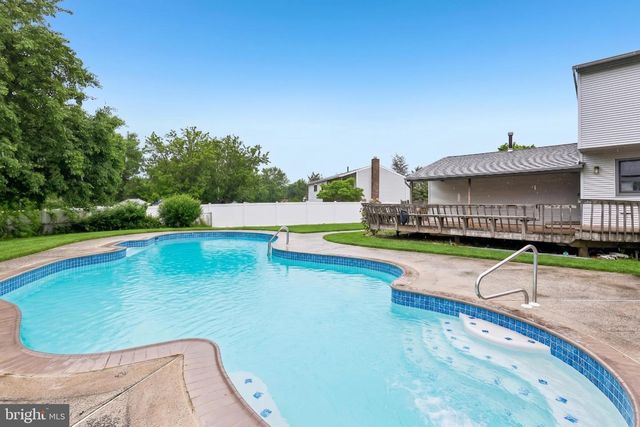 5 ELLIS COURT, Monmouth Junction, NJ 08852