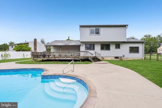 5 ELLIS COURT, Monmouth Junction, NJ 08852