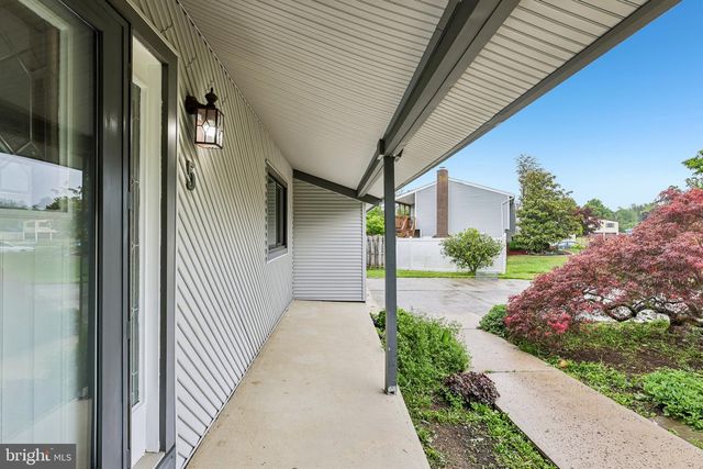 5 ELLIS COURT, Monmouth Junction, NJ 08852