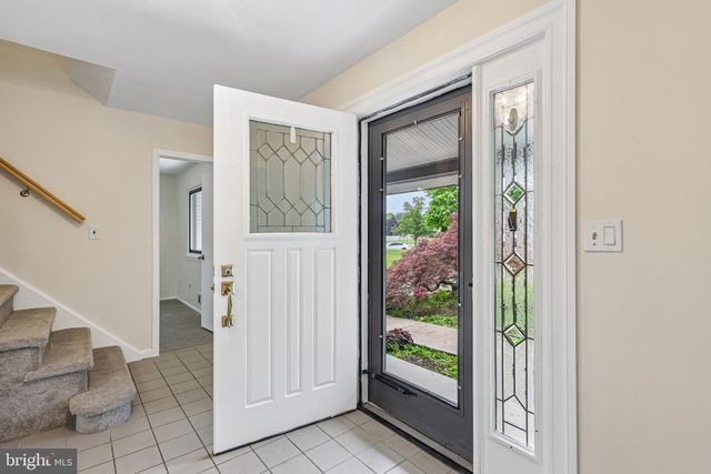 5 ELLIS COURT, Monmouth Junction, NJ 08852